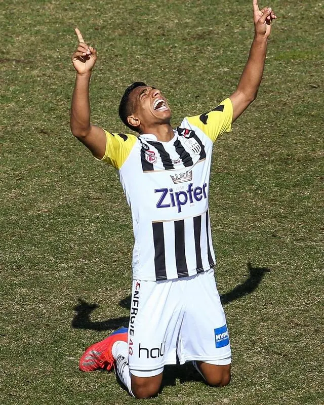 里程碑夜!里昂刷新队史纪录,荷甲今晚刷纪录,压力陡增,球队文化再被提及的简单介绍 里程碑夜!里昂刷新队史纪录,荷甲今晚刷纪录,压力陡增,球队文化再被提及的简单介绍