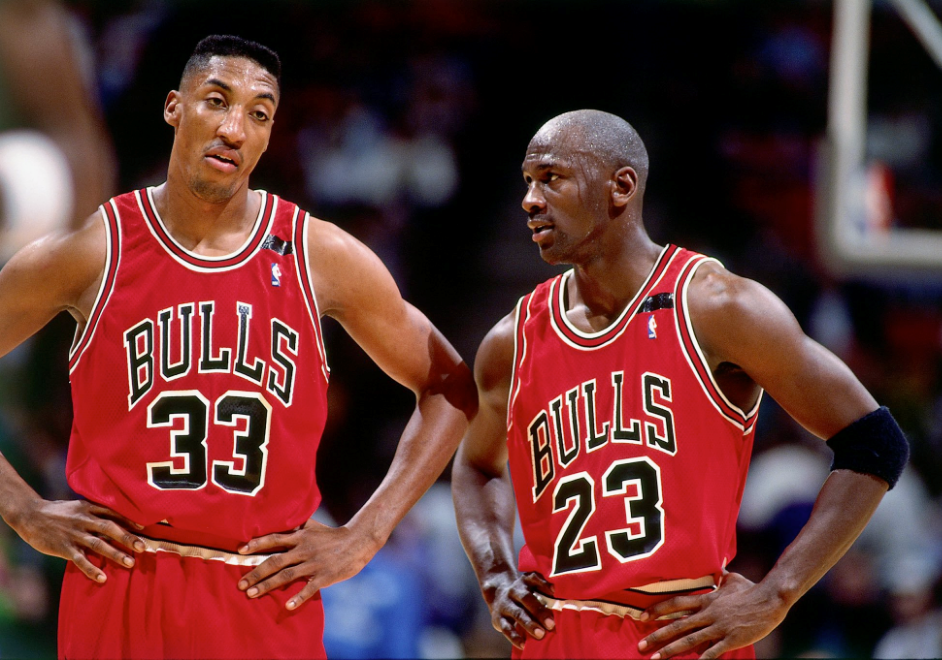 里程碑夜！芝加哥公牛远射贴柱；CBA常规赛加时末段刷纪录；球迷炸锅；阵容厚度经受考验的简单介绍