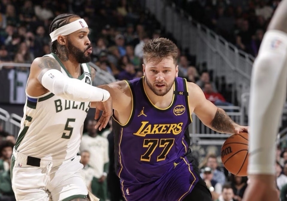 包含密尔沃基雄鹿内部会议纪要流出——集结日伤情更新；NBA总决赛使命明确；轮换策略成焦点的词条