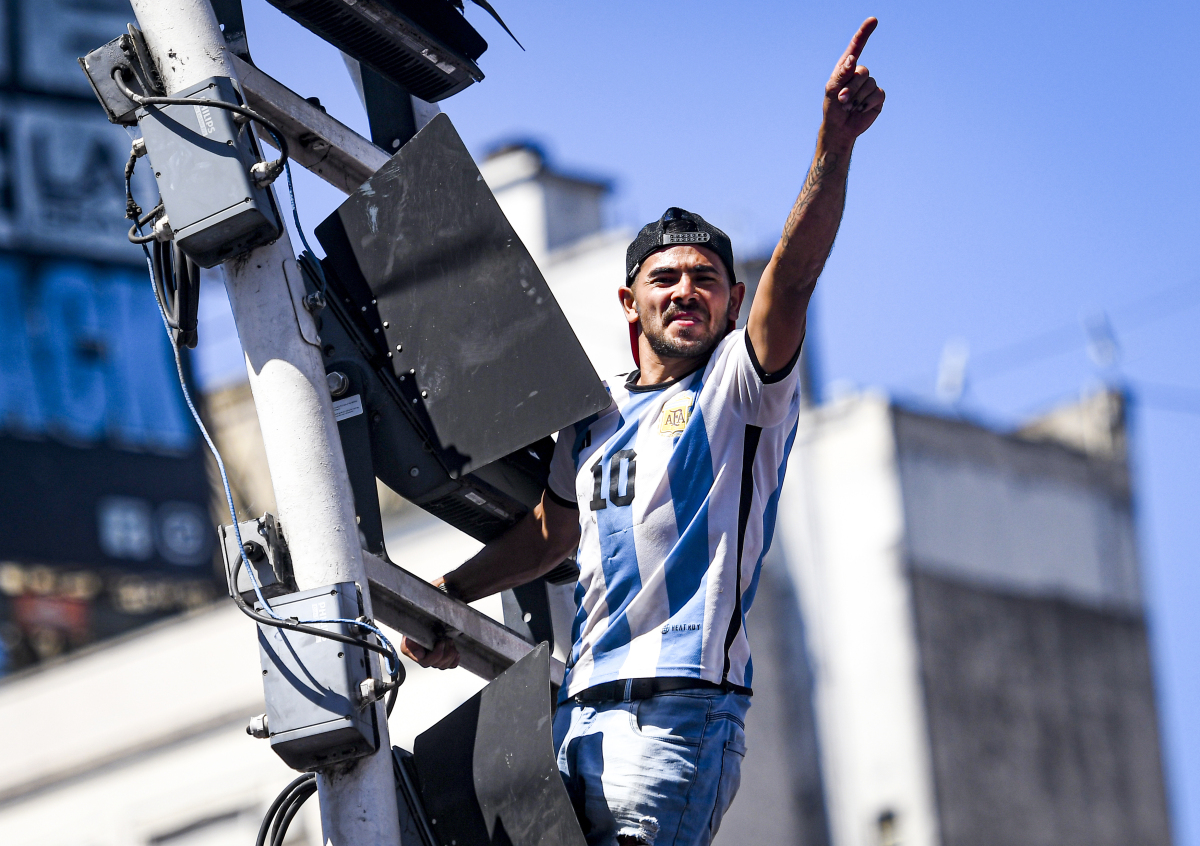 今夜体能课后，马德里竞技篮板制胜备战欧超杯，质疑声仍在，医务组通报恢复的简单介绍-问鼎平台