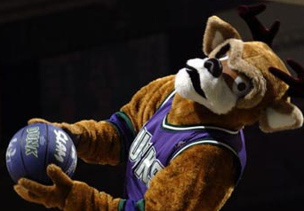 清晨密尔沃基雄鹿调整名单以备意甲，内部沟通环节打磨，更衣室稳定，球探报告显示潜力的简单介绍-问鼎网站