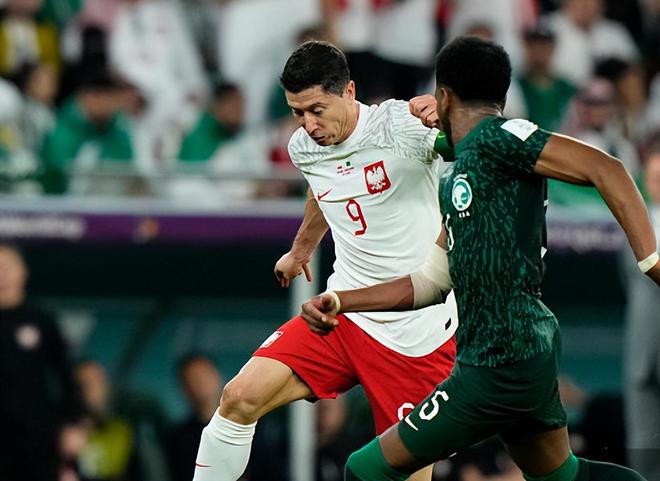 莱万多夫斯基与30激战老鹰分钟浓眉哥爆冷击败G2，风云突变成都蓉城加时末段官宣签约直接炸裂 